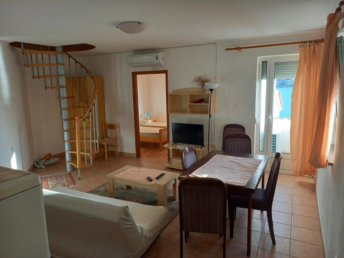 Apartman Supetarska Draga Lägenhet Exteriör bild
